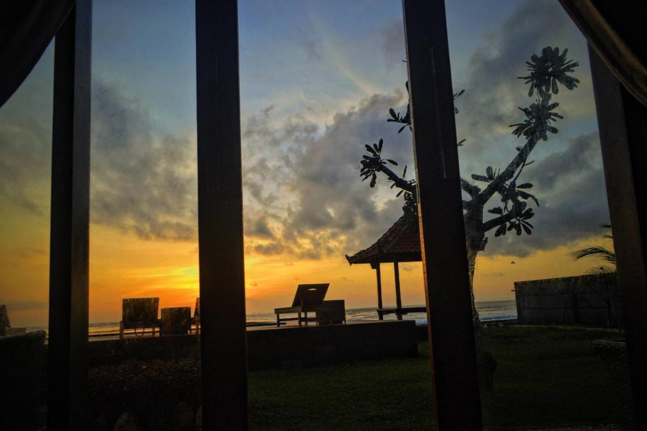 Cave Beach Bungalow Semaya Экстерьер фото